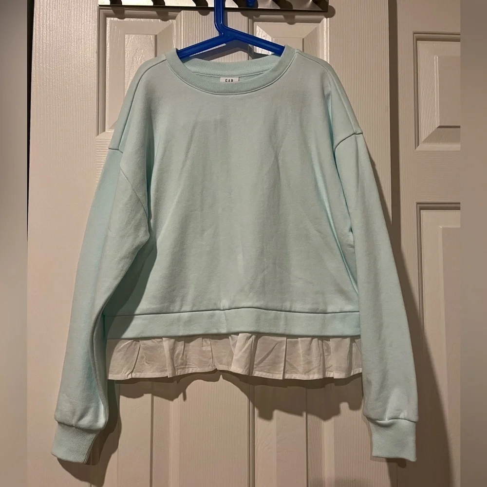 Gap size XL (12) teal sweatshirt with white trim, NWT
